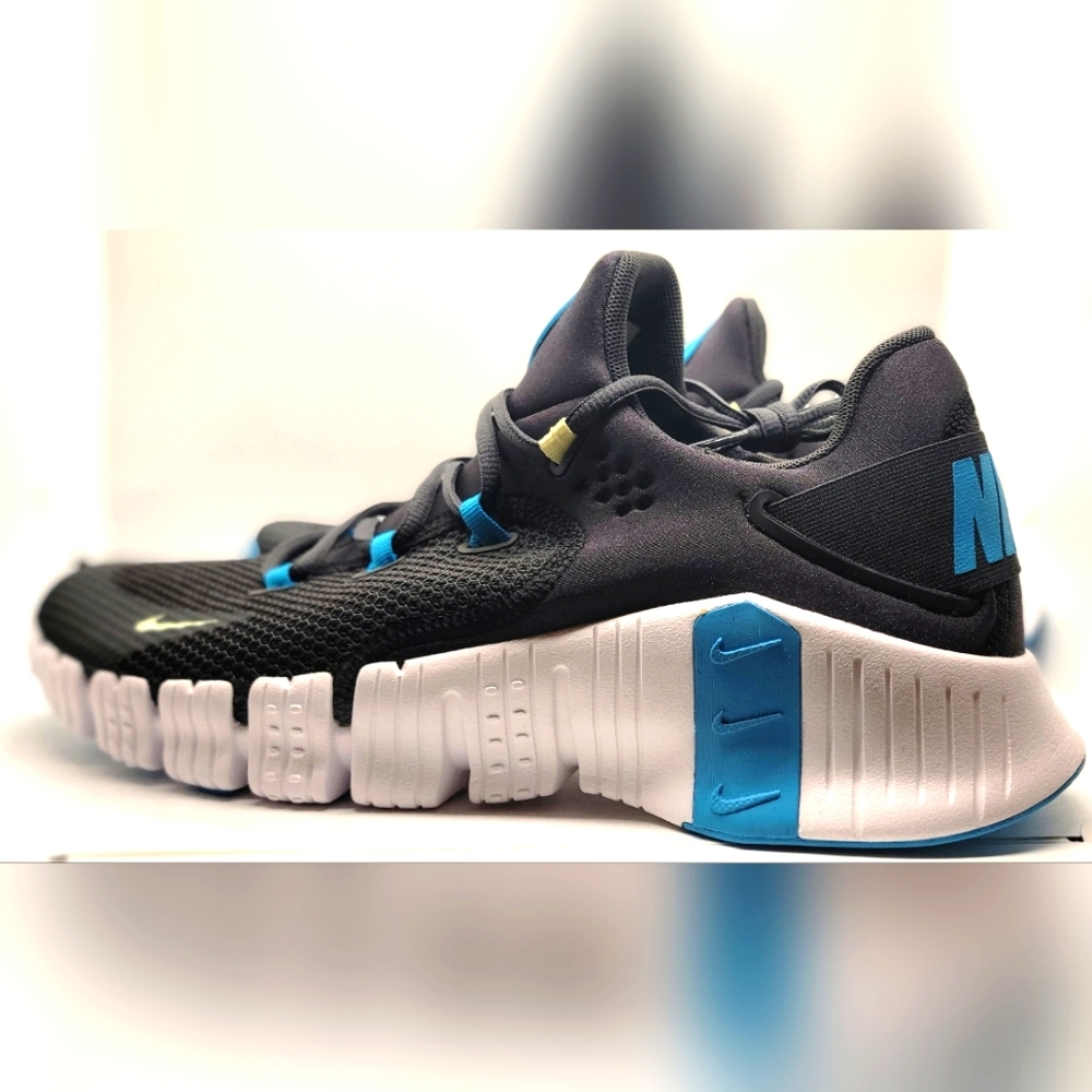 Brand New MEN'S NIKE FREE METCON 4 TRAINING SHOES Retails $150+